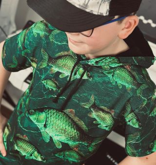 Kdo by si pomyslel, že náš mladej skoro v 8 letech přeskočí z chlapeckých velikostí rovnou do pánského XS🙈. Nevadí, tak si...